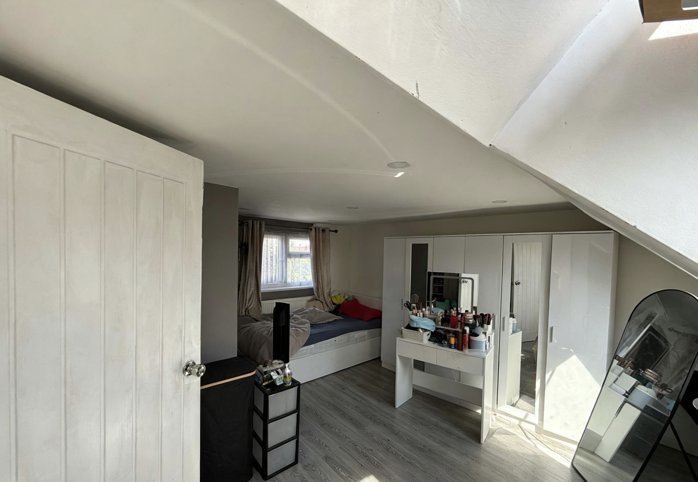 For sale: 6 Bed, 3 bath, 2 reception