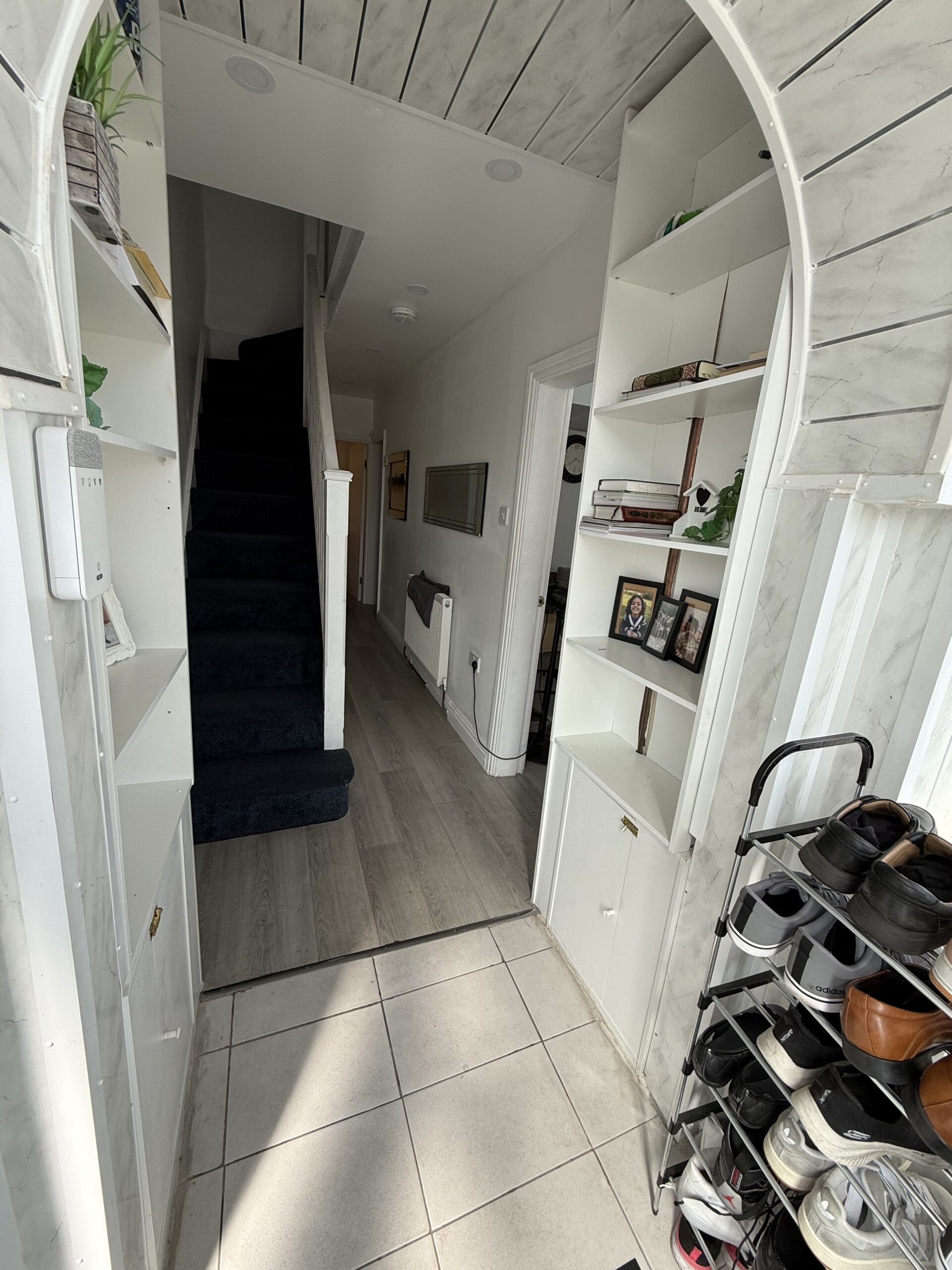 For sale: 6 Bed, 3 bath, 2 reception