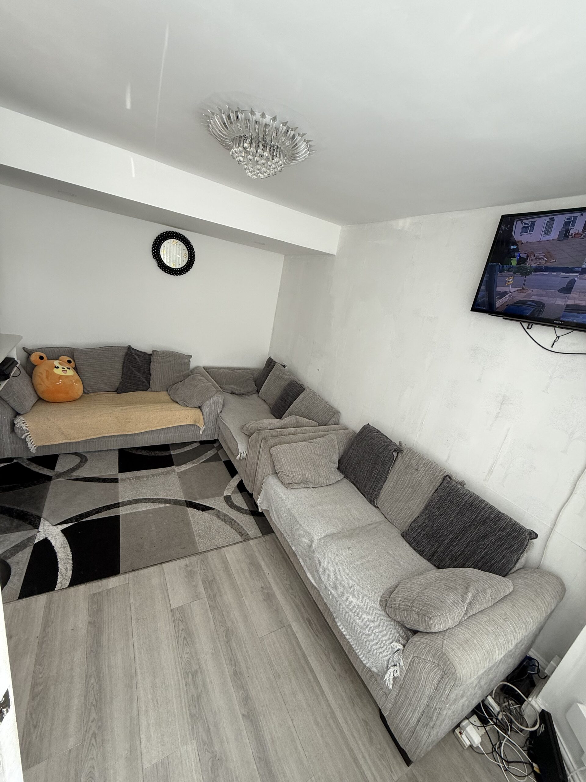 For sale: 6 Bed, 3 bath, 2 reception