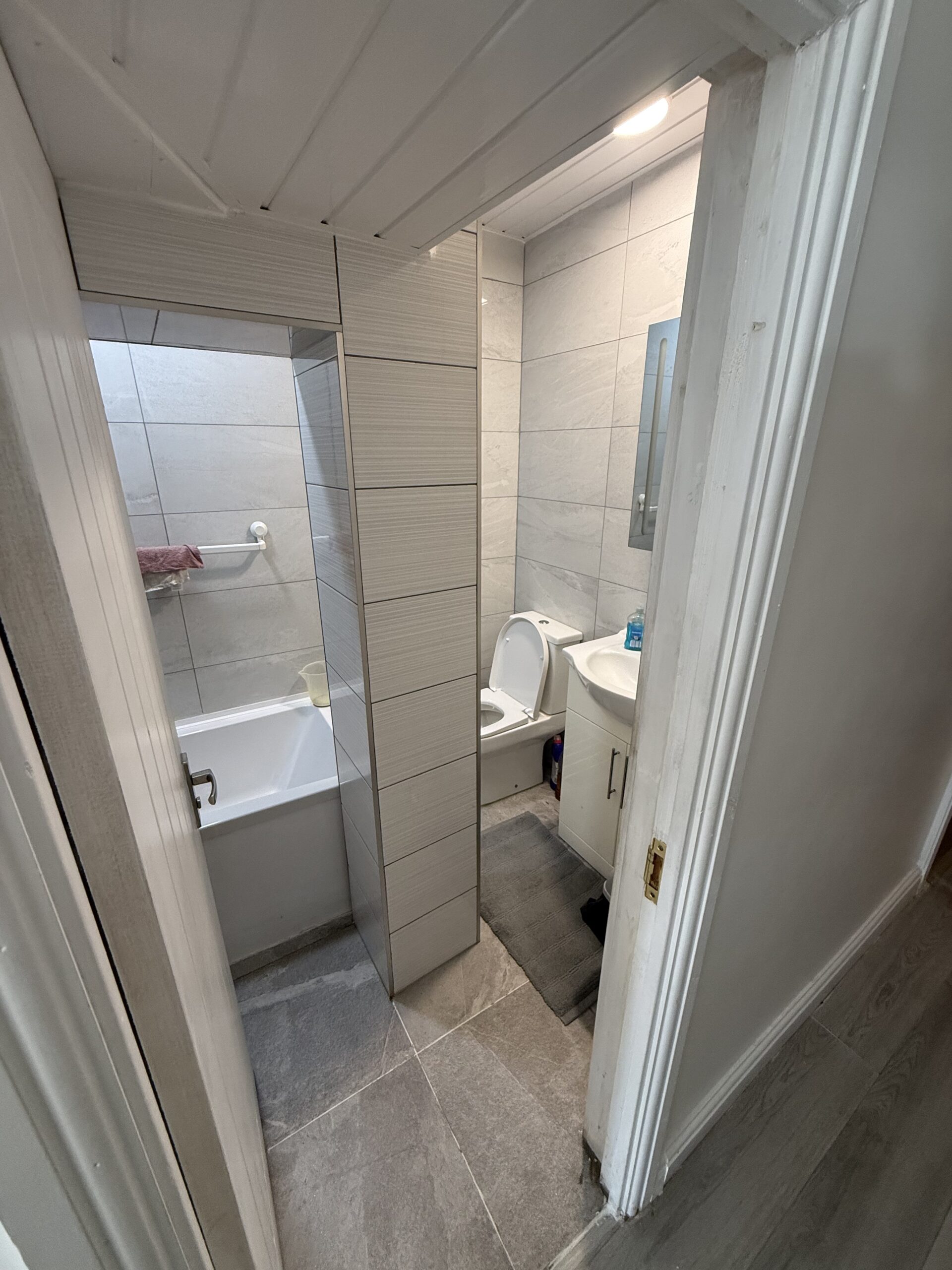 For sale: 6 Bed, 3 bath, 2 reception