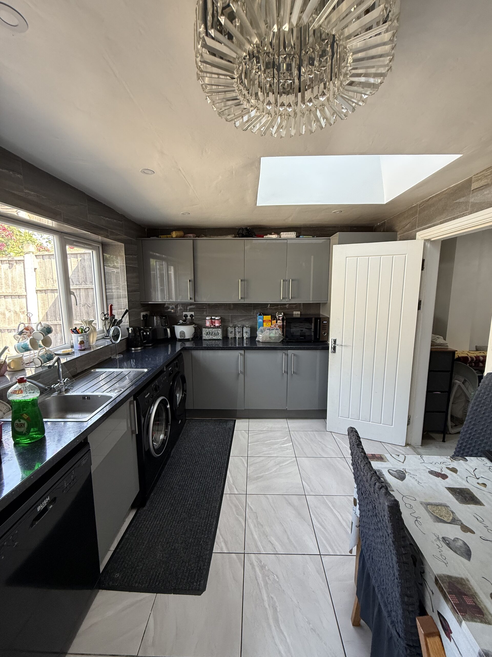For sale: 6 Bed, 3 bath, 2 reception