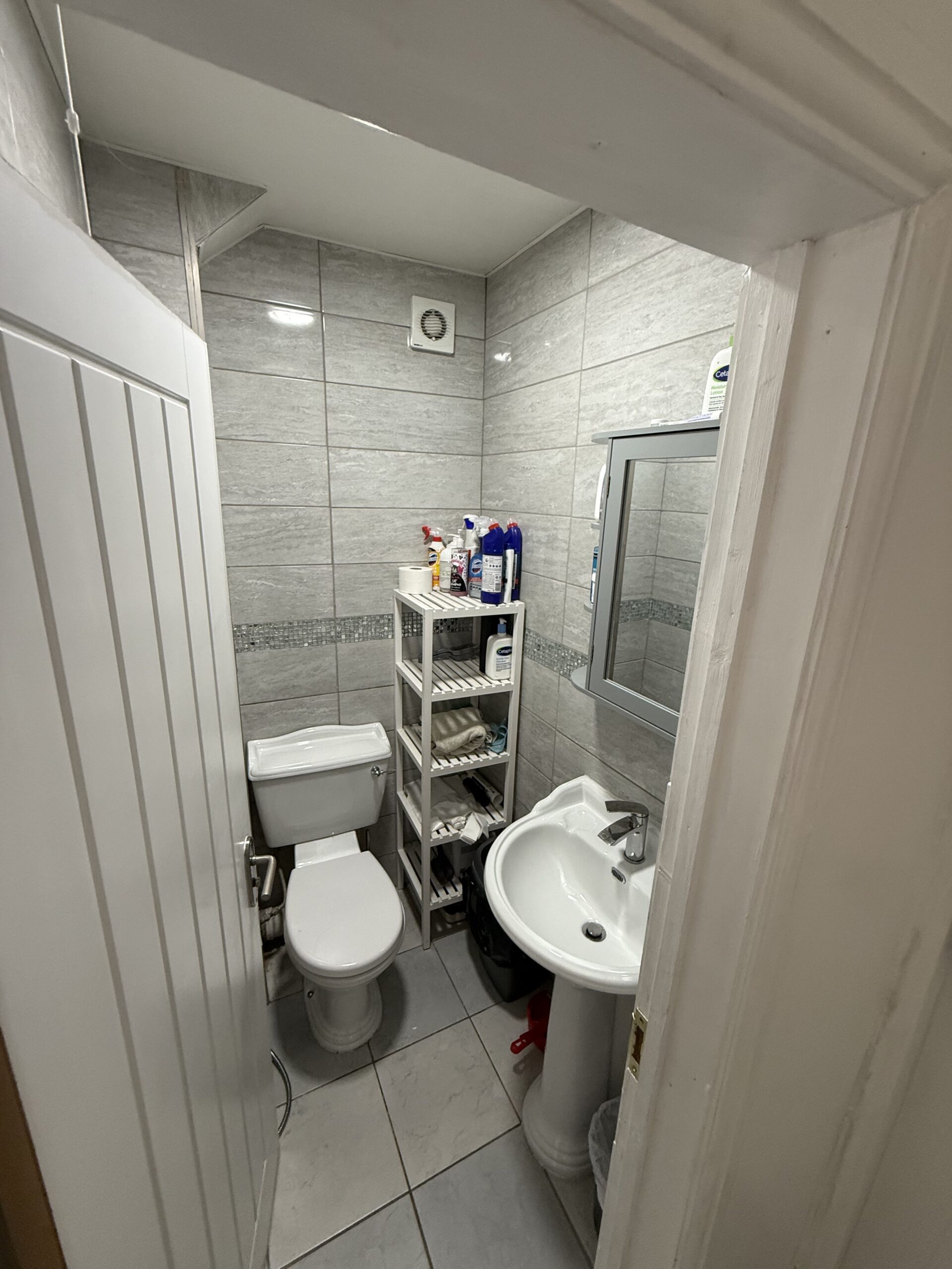 For sale: 6 Bed, 3 bath, 2 reception