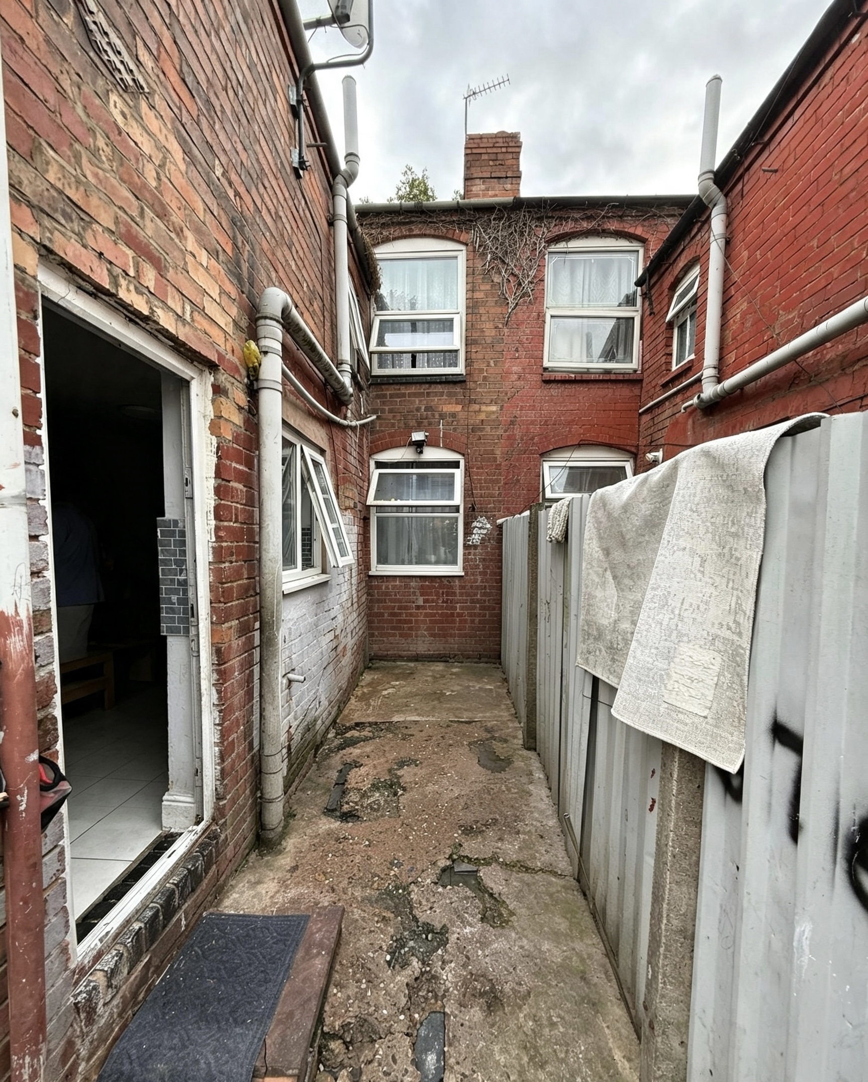 3-Bedroom House for Sale – Sandbourne Road, B8