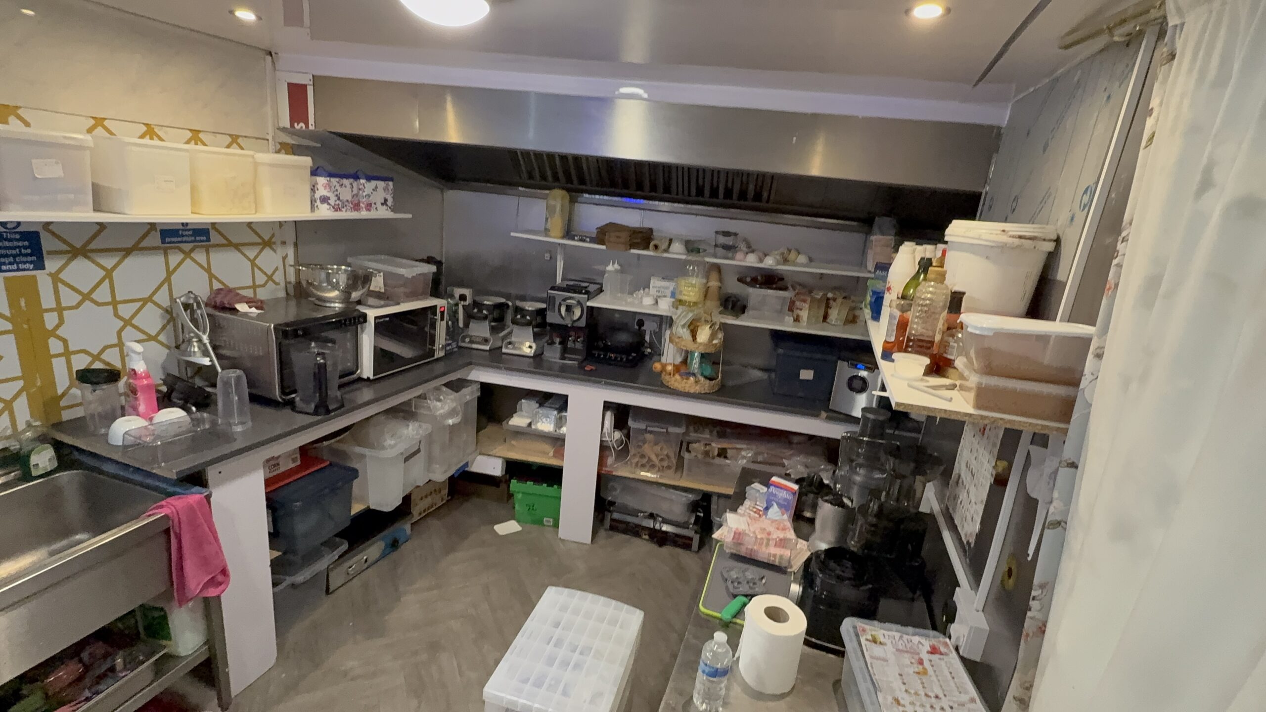 Dessert Shop Lease For Sale – Alum Rock Road, B8 | Beautifully Decorated | Complete Kitchen | Juice Corner